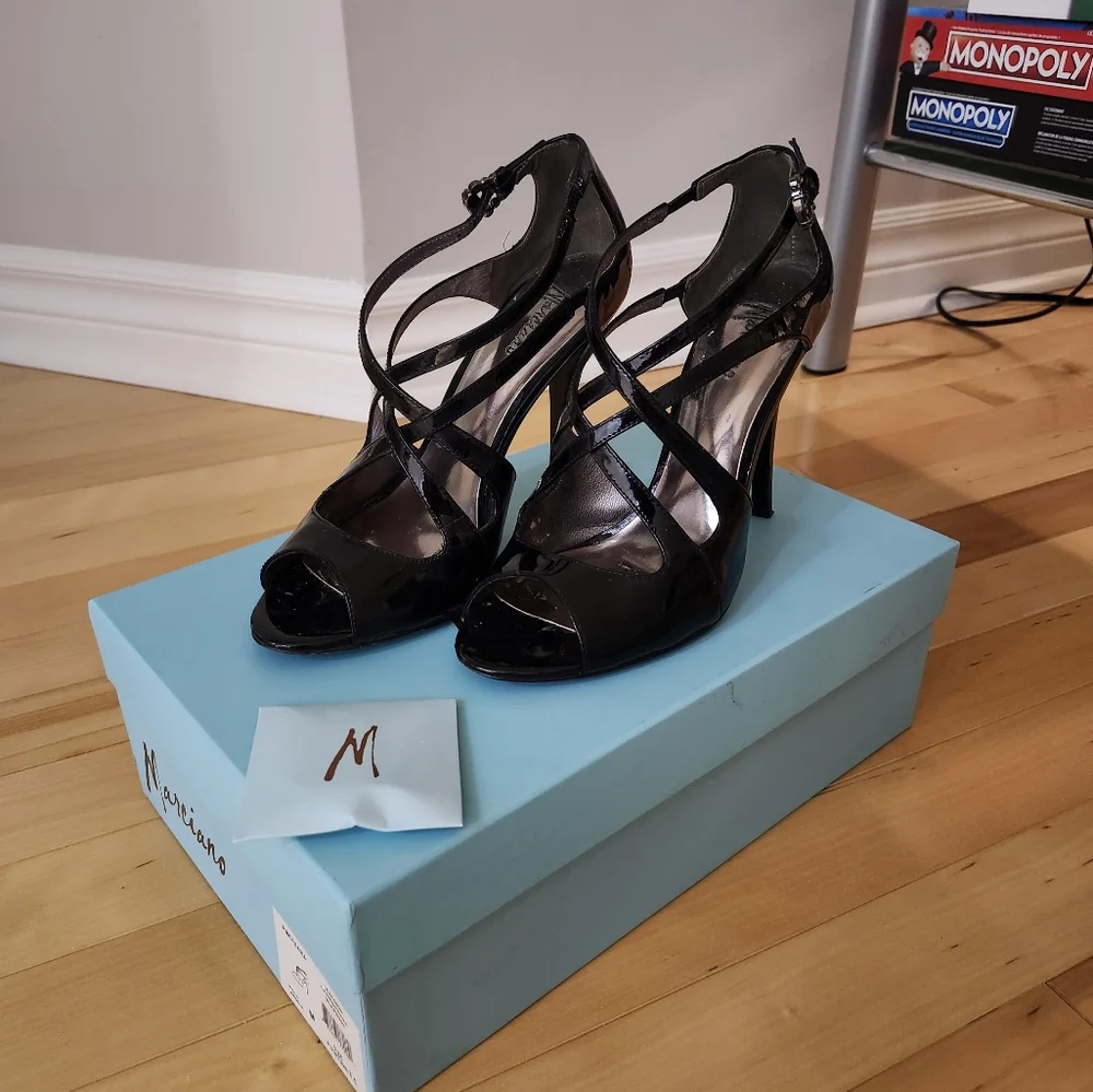 Marciano sandals - Picture 1 of 12
